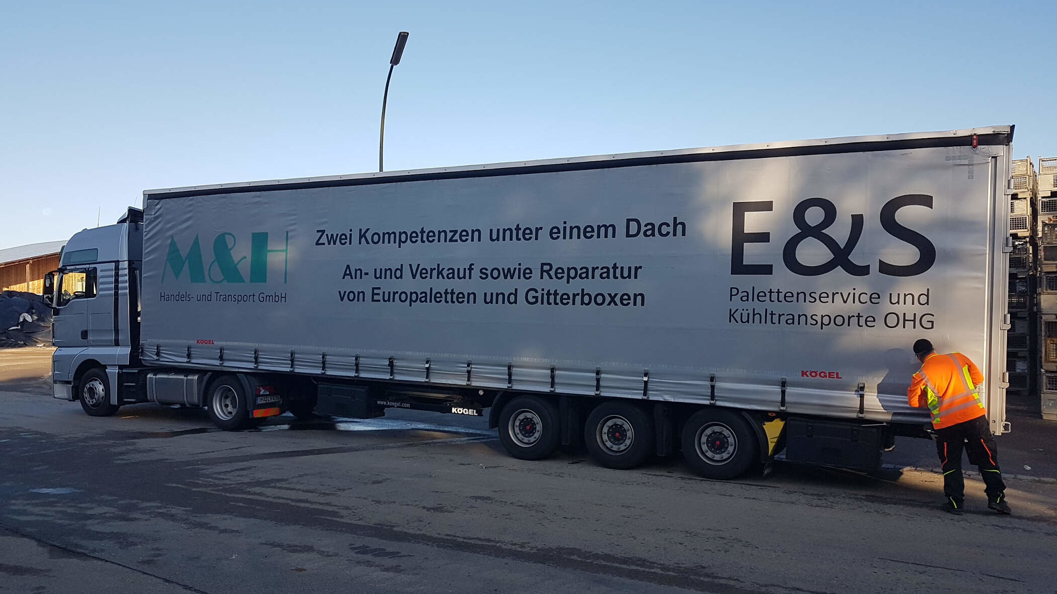 Transportwagen von E&S Palettenservice und Kühltransporte OHG 